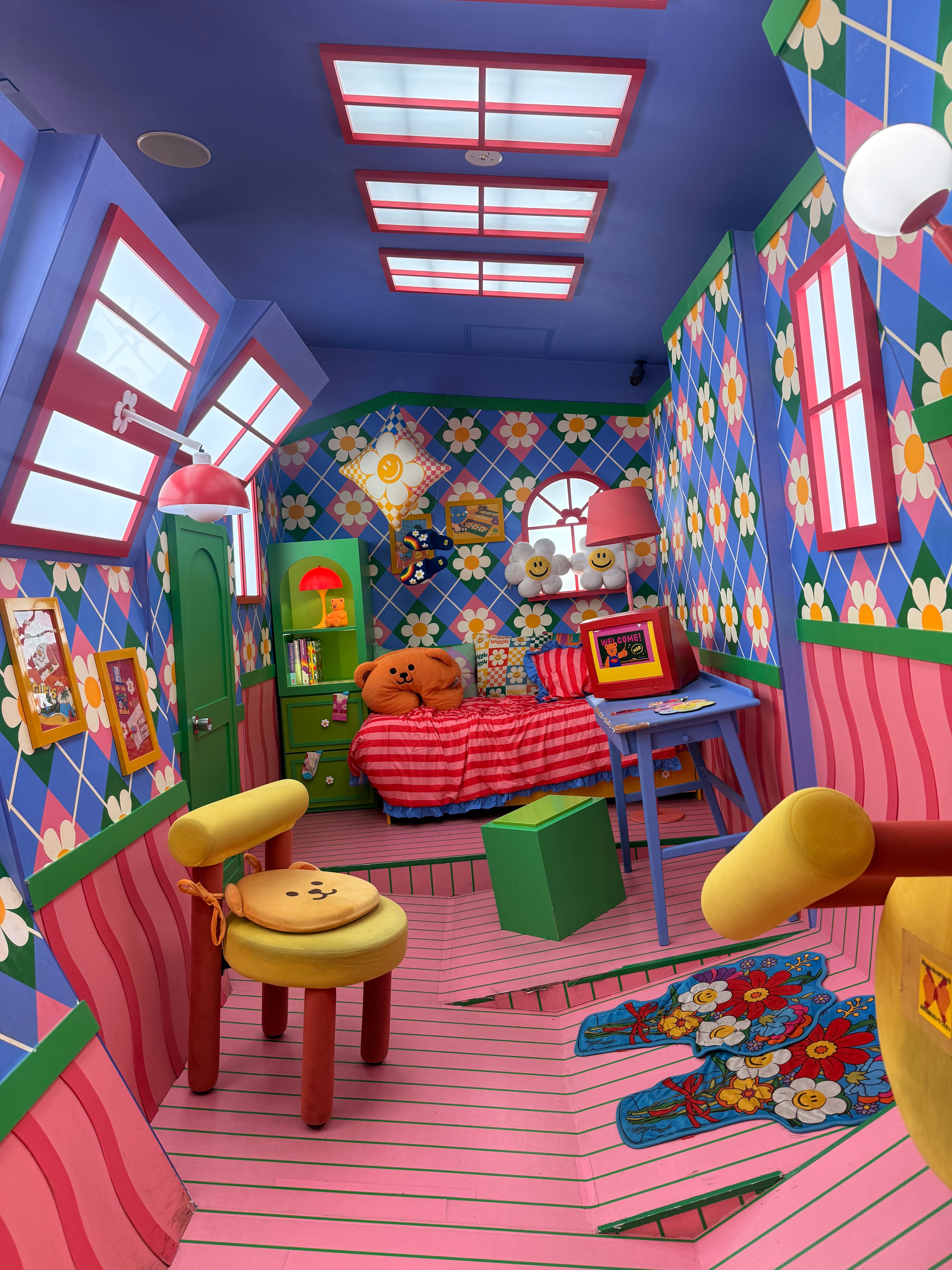 Wiggle Wiggle Surreal Installation